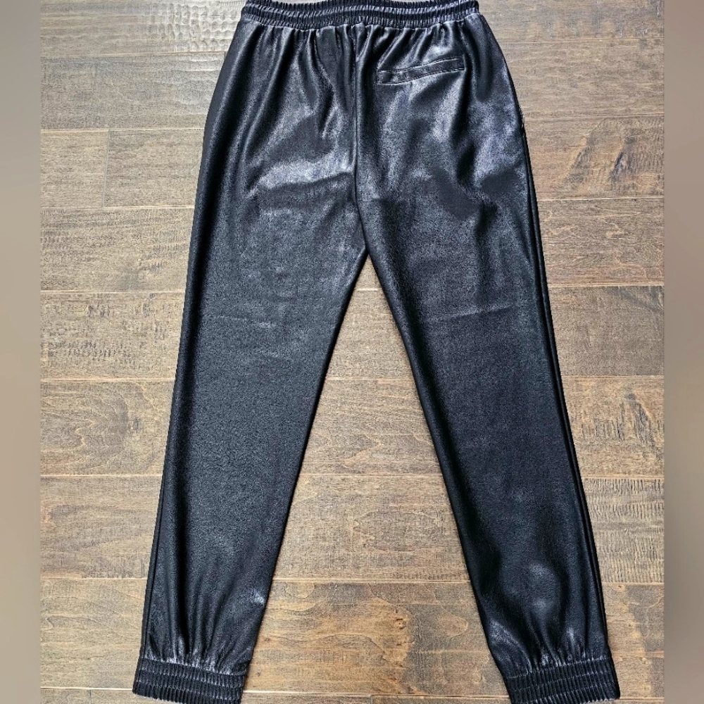 New T Tahari Vegan Leather Joggers sz small - Picture 2 of 9